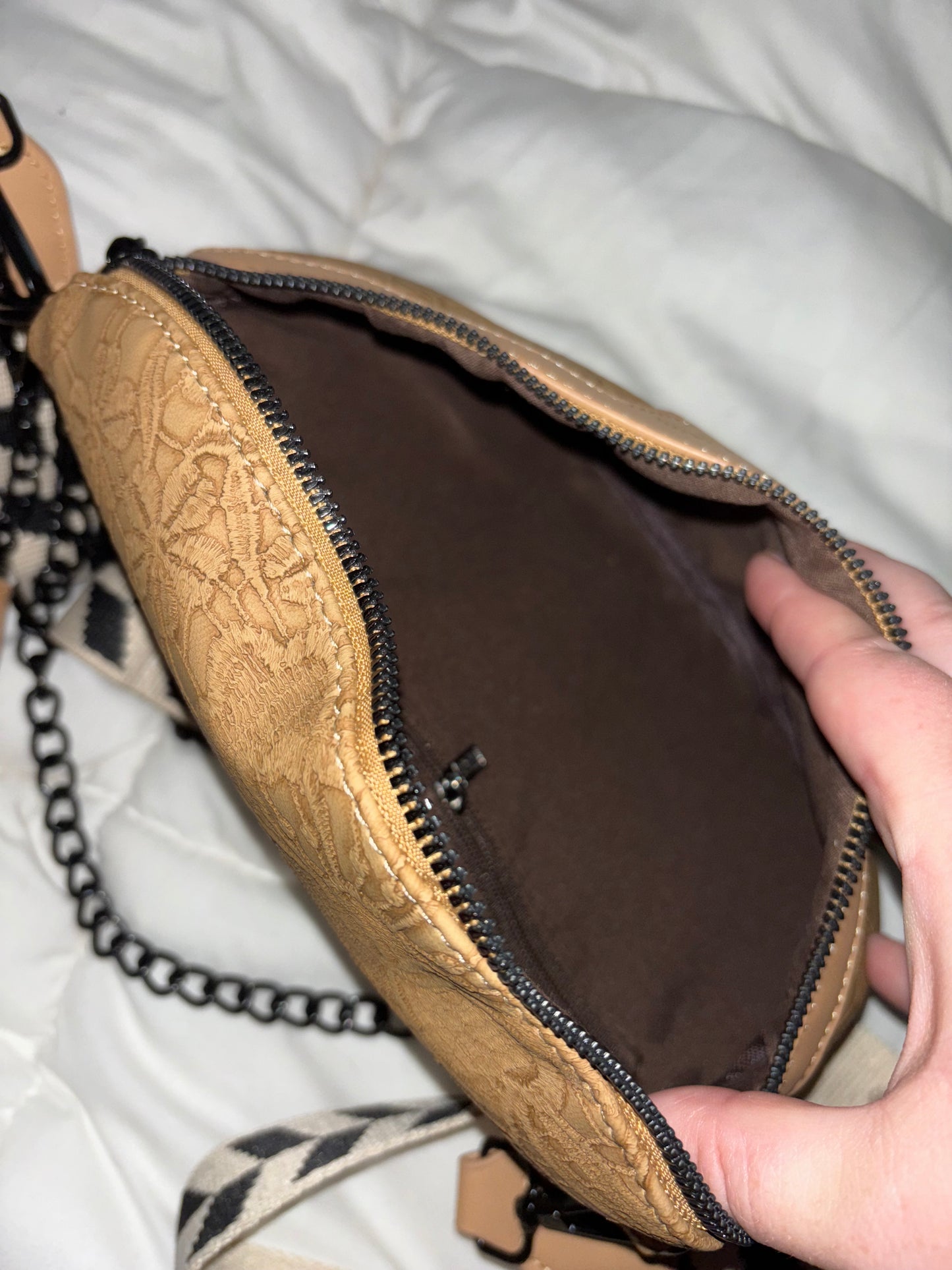 Saddle & Lace Crossbody